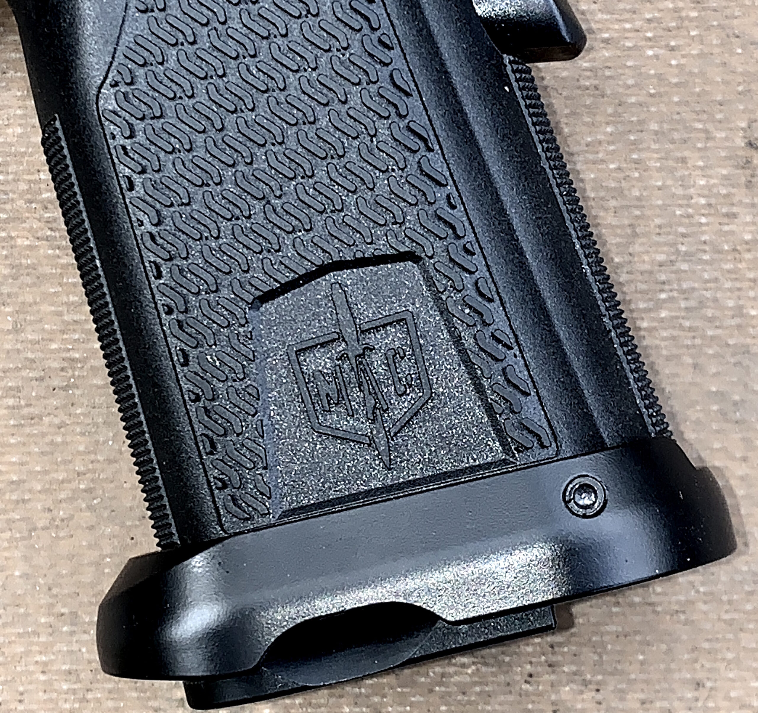 MAC-9-DS-Duty-grip-logo