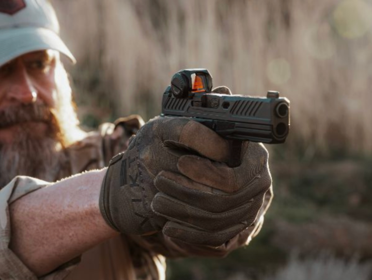 A Compact Enclosed Emitter for Carry Guns A Compact Enclosed Emitter for Carry Guns